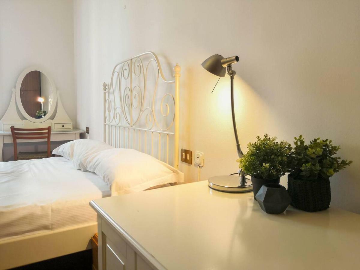 Joivy 1 Bedroom Apt Next To Piazza Leonardo Da Vinci Mailand Exterior foto