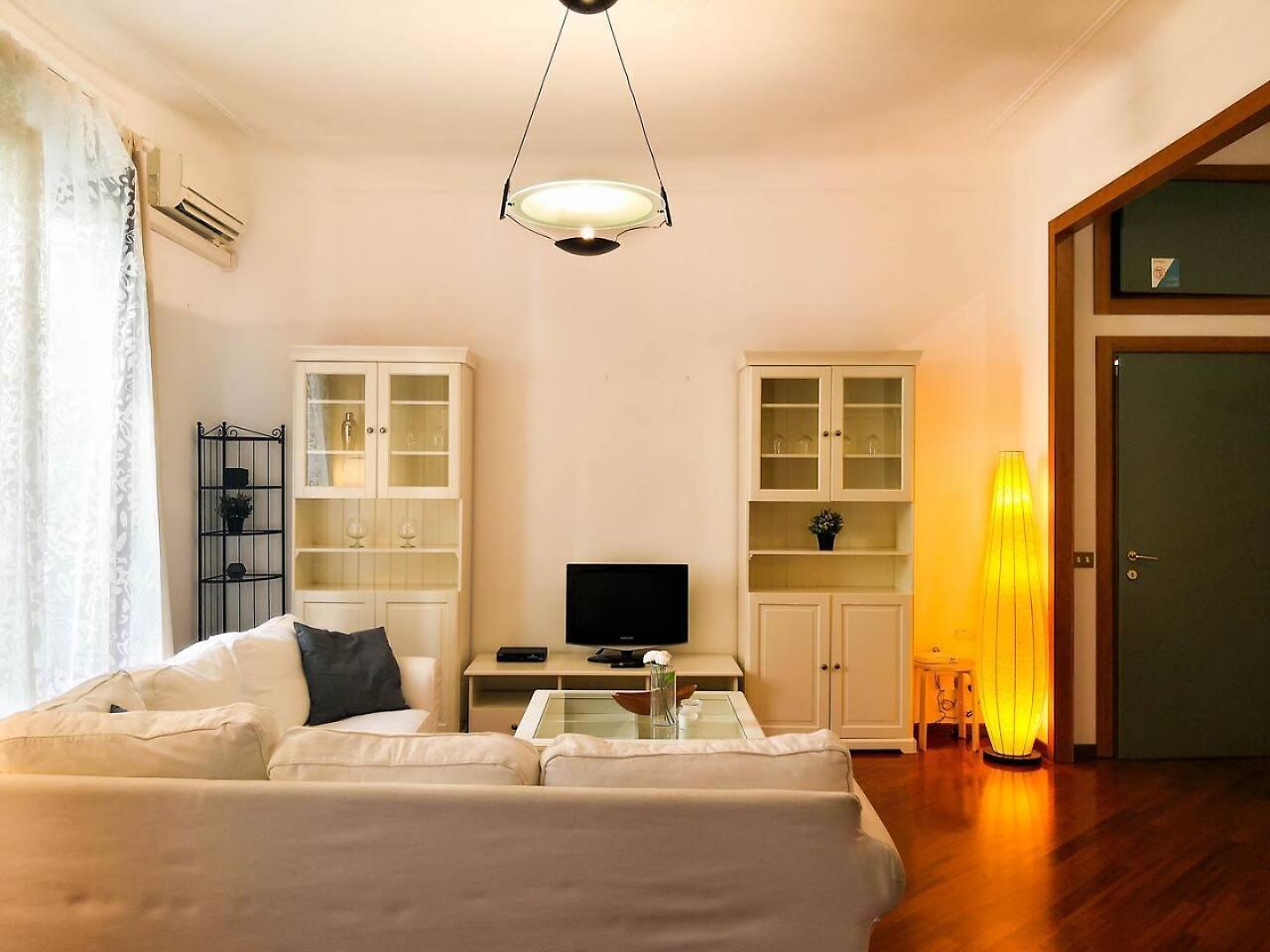 Joivy 1 Bedroom Apt Next To Piazza Leonardo Da Vinci Mailand Exterior foto